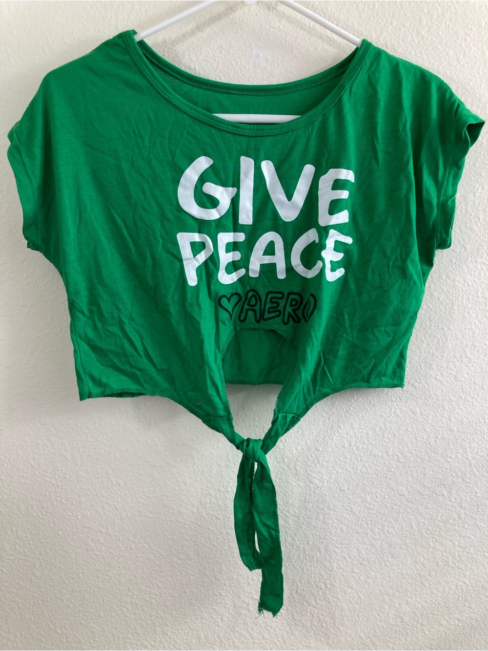 Green Lucky Green Give Peace Aero Tie Front Crop Tee Juniors S NWT